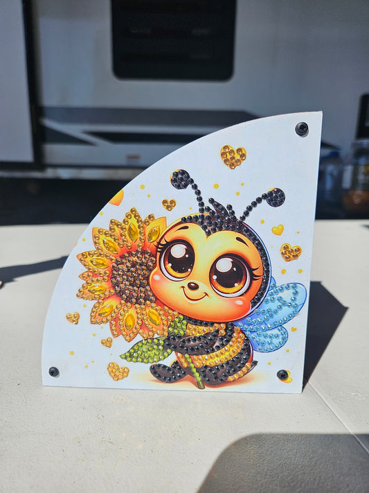 Bee tabletop remote and pen holder